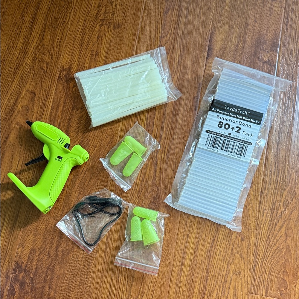Lime Green Hot Glue Gun Kit with Glue Sticks
